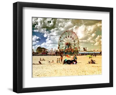 Vintage Beach, Wonder Wheel, Coney Island, Brooklyn, New York, United States - Black Framed Art Print Wall Art, 12x9 Vintage Beach, Wonder Wheel, Coney Island, Brooklyn, New York, United States - Black Framed Art Print Wall Art, 12x9
